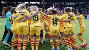 A la imatge, el FC Barcelona, campió de la Lliga 2019/2020, celebrant la victòria. (Ana Jiménez / FCB)