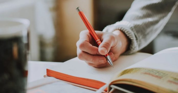 La selectivitat pot ser un moment estressant i desafiant, però amb una bona preparació podràs afrontar-la amb confiança i seguretat