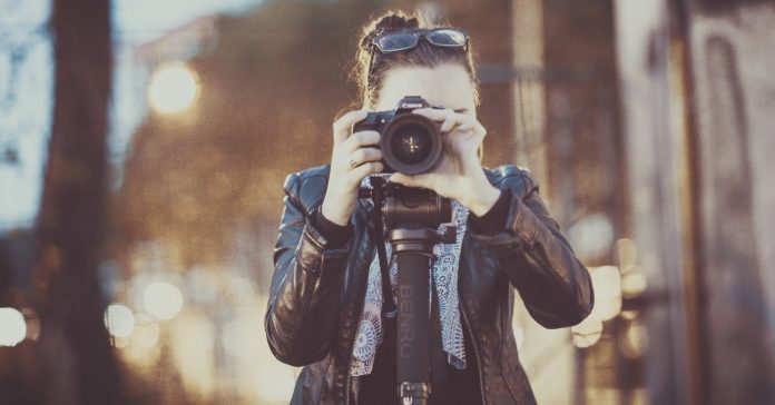 Estudiar fotografia digital t'obre moltes sortides professionals (Pexels)