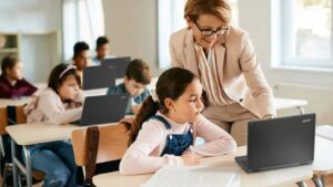 Gràcies a la tecnologia, l'aprenentatge experimenta una revolució (ACER)
