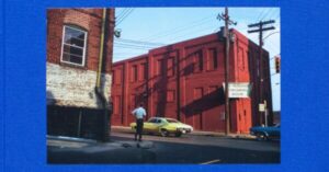 Portada de The Outlands, una sèrie de llibres que recopilen les fotografies de William Eggleston. (Thomas Hawk / Flickr).